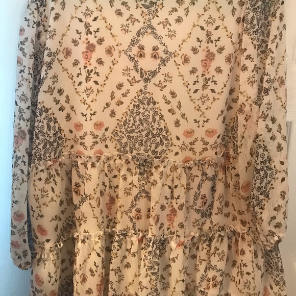 EST.1946   Ruffled beautiful blouse .  Size 14/16 W - Picture 4 of 5